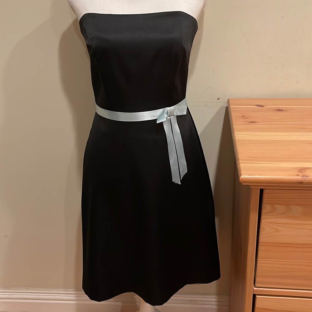Laundry by Shelli Segal Strapless Black Dress